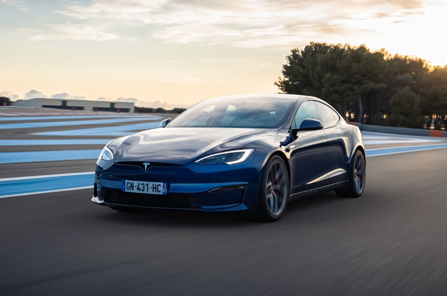 Pravidelná údržba vašeho elektromobilu Tesla: Na co nezapomenout?